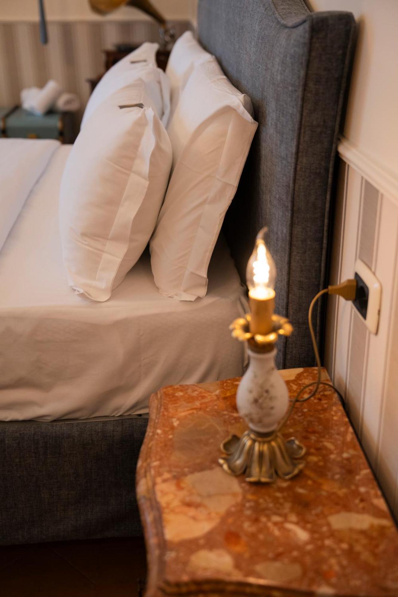 Casa Santangelo Suites ซาแลร์โน ภายนอก รูปภาพ