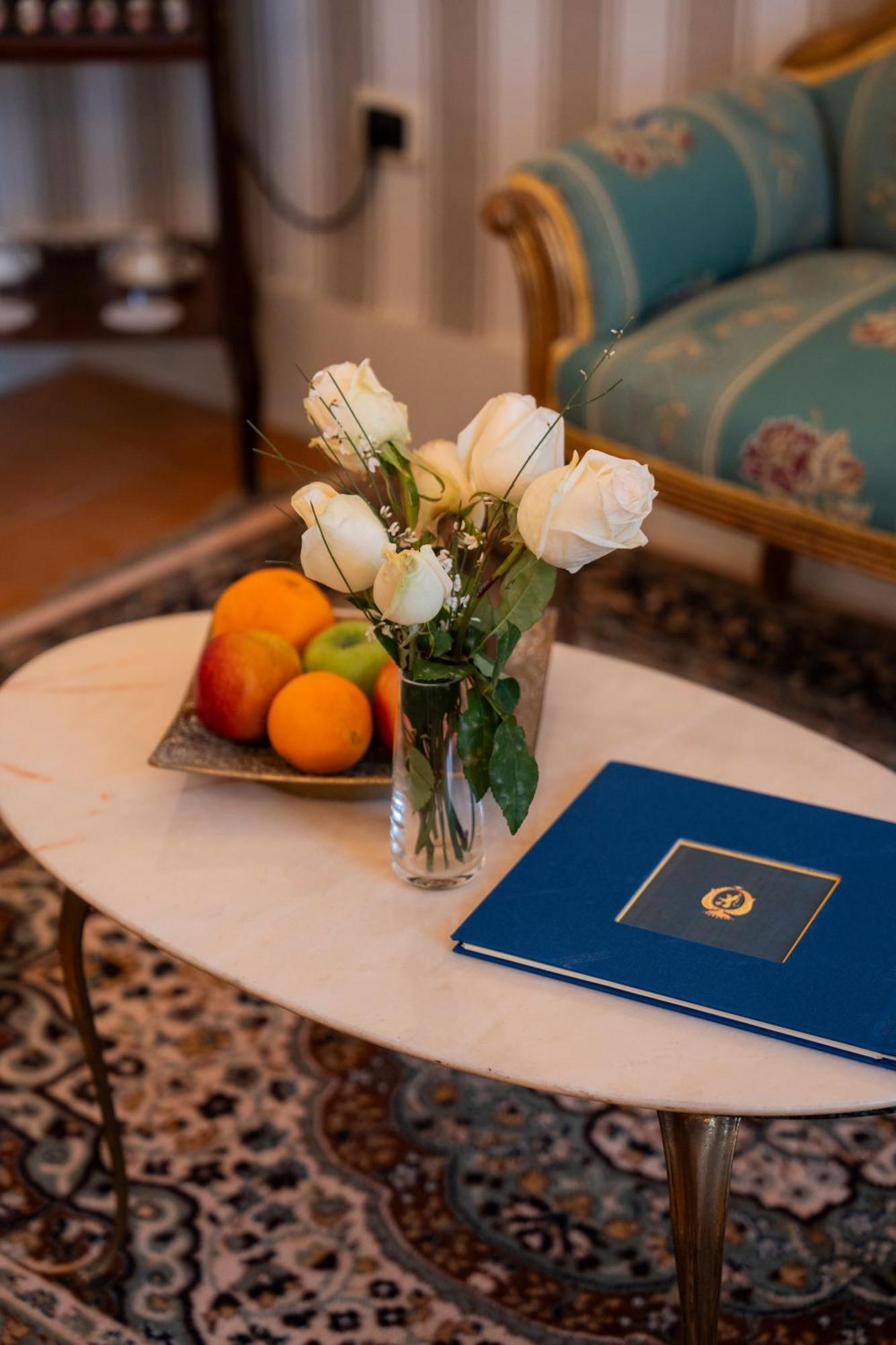 Casa Santangelo Suites ซาแลร์โน ภายนอก รูปภาพ