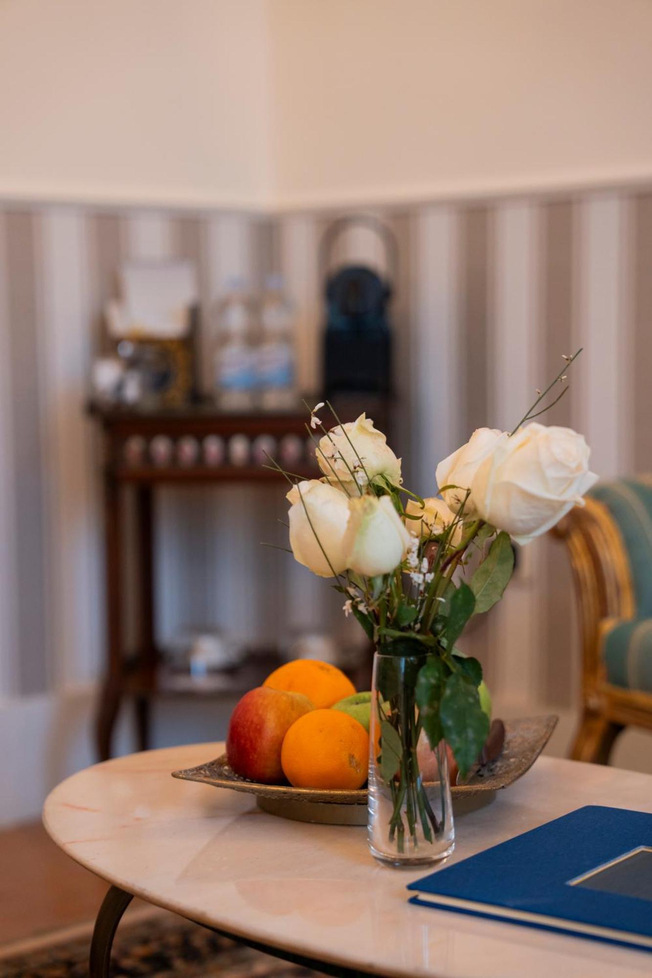 Casa Santangelo Suites ซาแลร์โน ภายนอก รูปภาพ