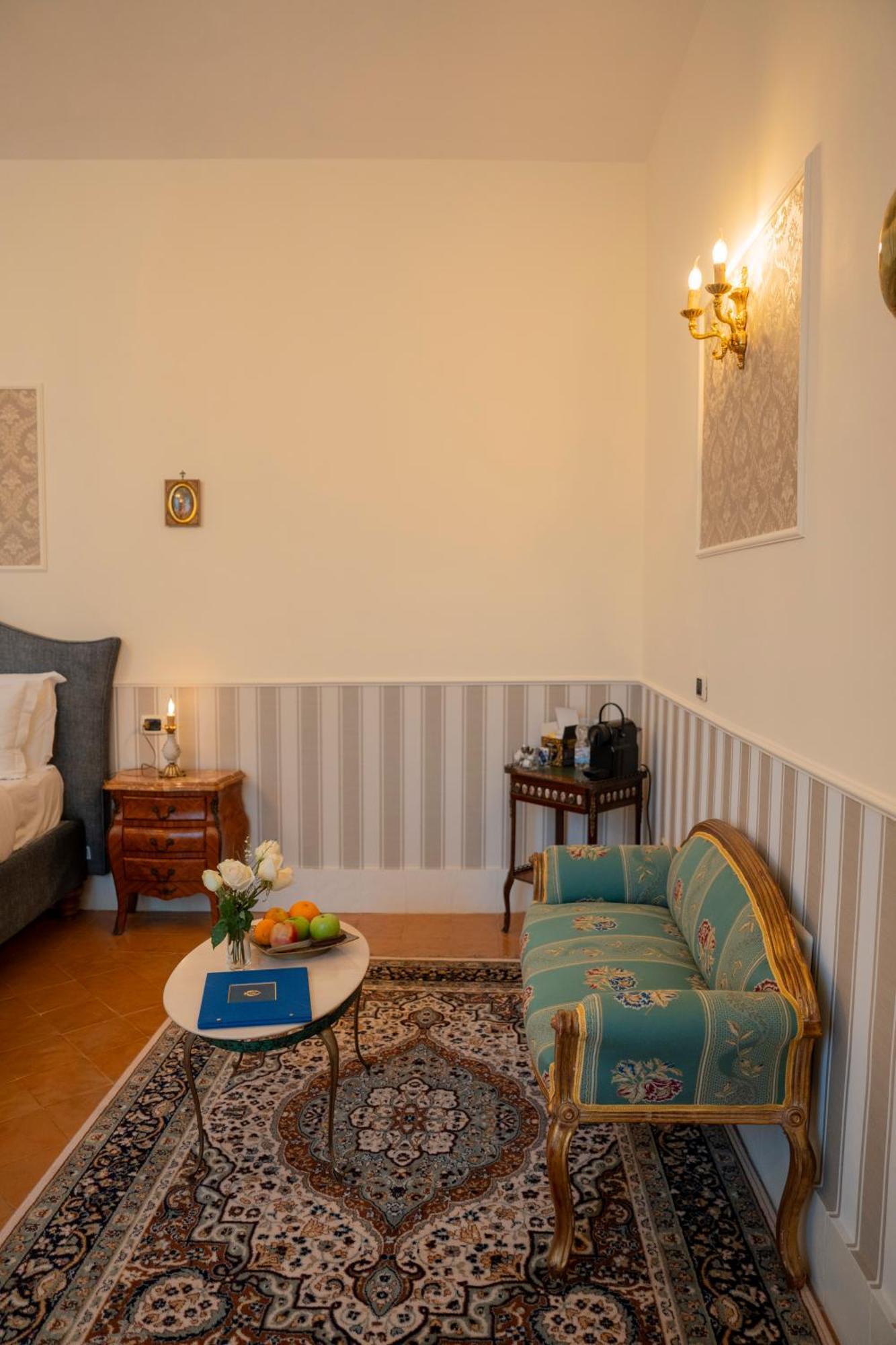 Casa Santangelo Suites ซาแลร์โน ภายนอก รูปภาพ