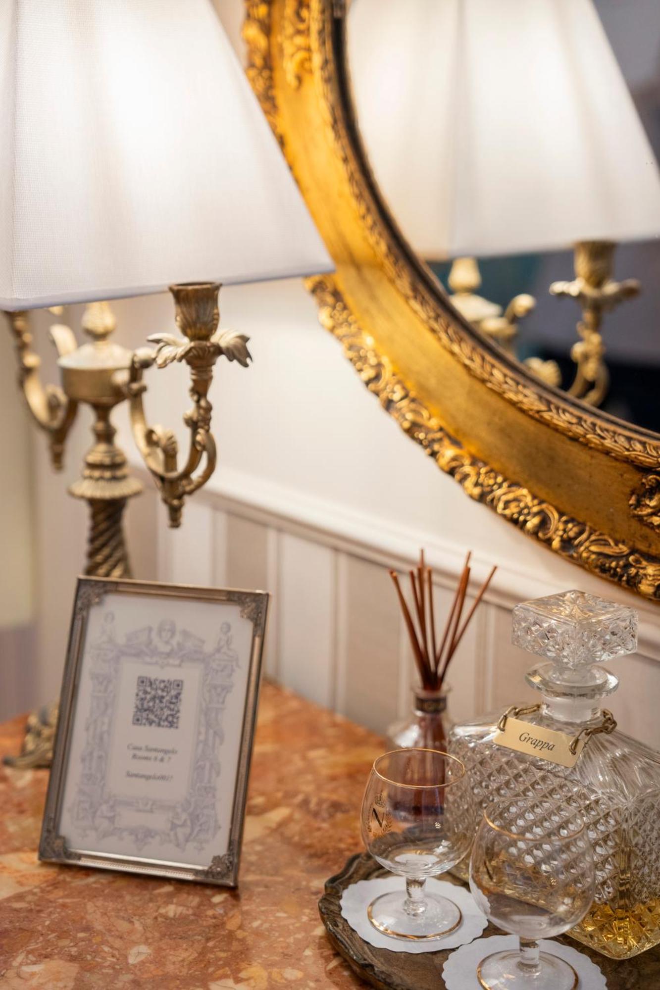 Casa Santangelo Suites ซาแลร์โน ภายนอก รูปภาพ
