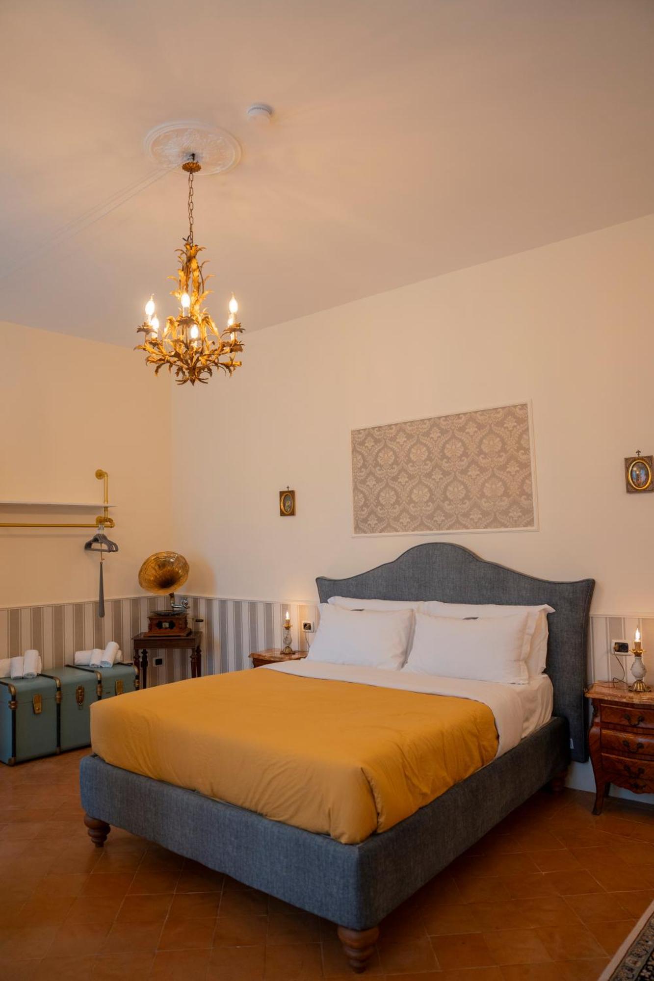 Casa Santangelo Suites ซาแลร์โน ภายนอก รูปภาพ