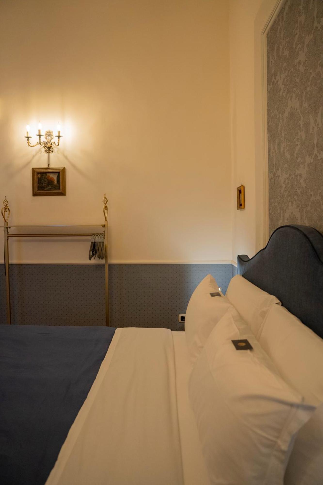 Casa Santangelo Suites ซาแลร์โน ภายนอก รูปภาพ